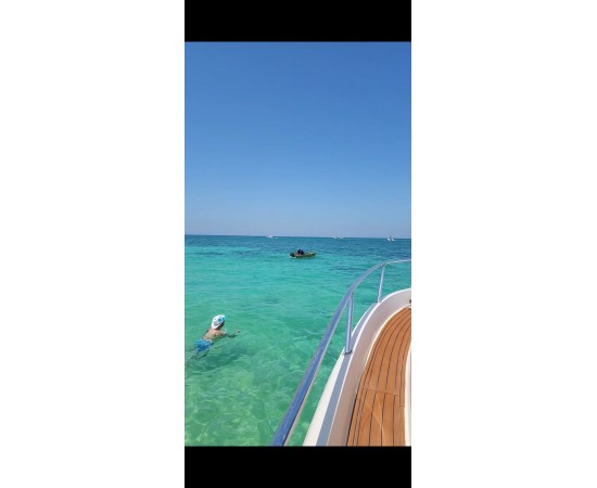 Rent a mini yacht 35 feet - Umm Al Maradim Island Mobile: 96696889